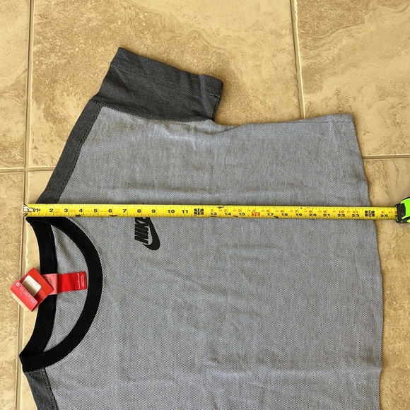 Nike Crew Rally Top - Picture 14 of 16